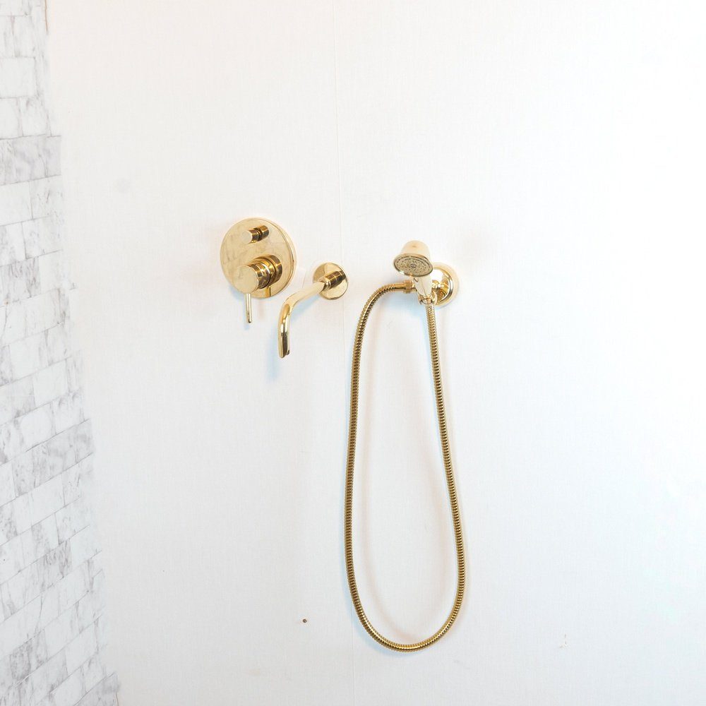 antique-brass-wall-mount-tub-faucet-with-hand-shower-609827.jpg
